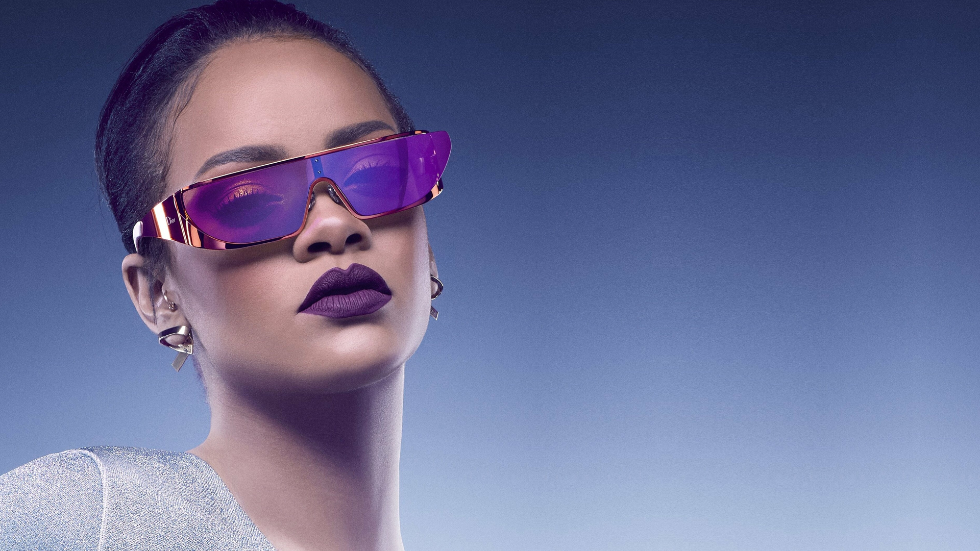 পপ তারকা রিয়ানার বাড়িতে বন্দুক হামলা