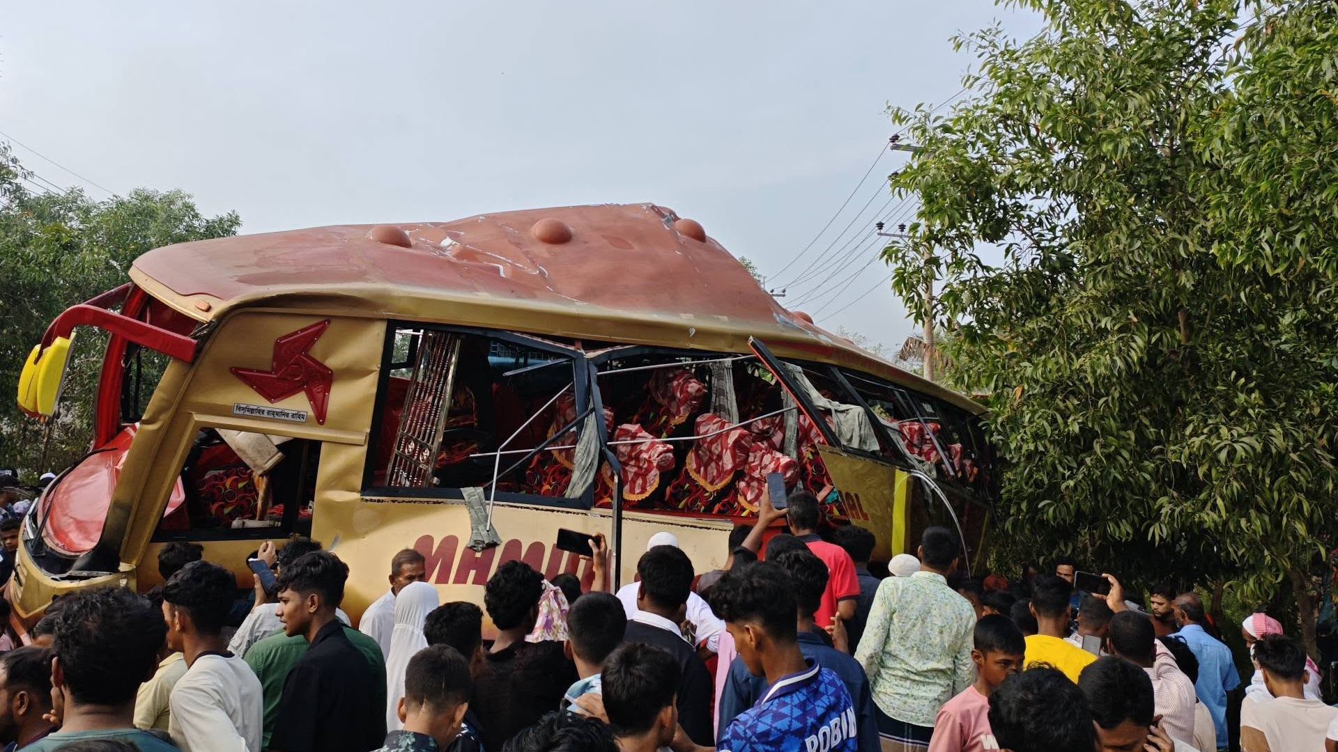 কুমিল্লায় নিহত ১২ জনের পরিচয় মিলেছে