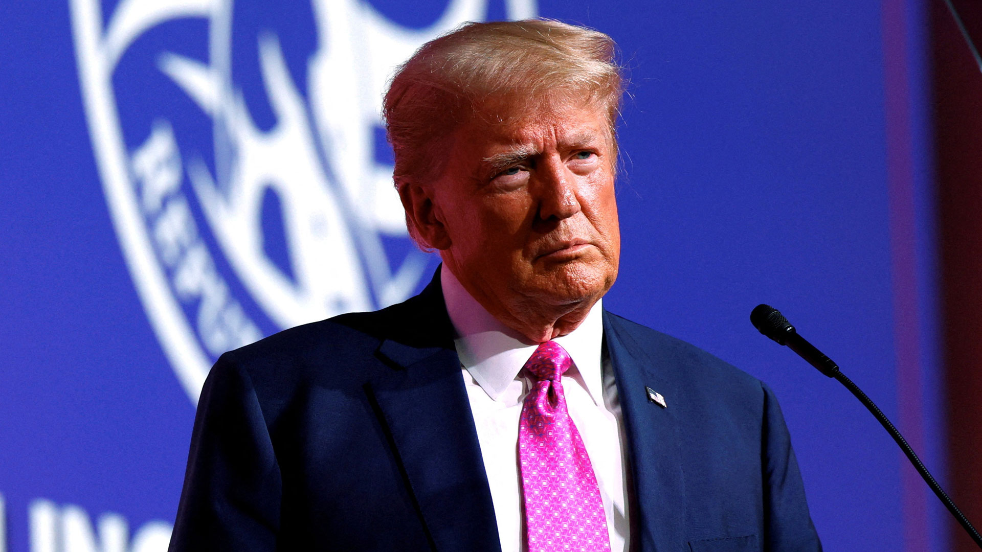 ইরানের জ্বালানি তেলের নিয়ন্ত্রণ চাই: ট্রাম্প