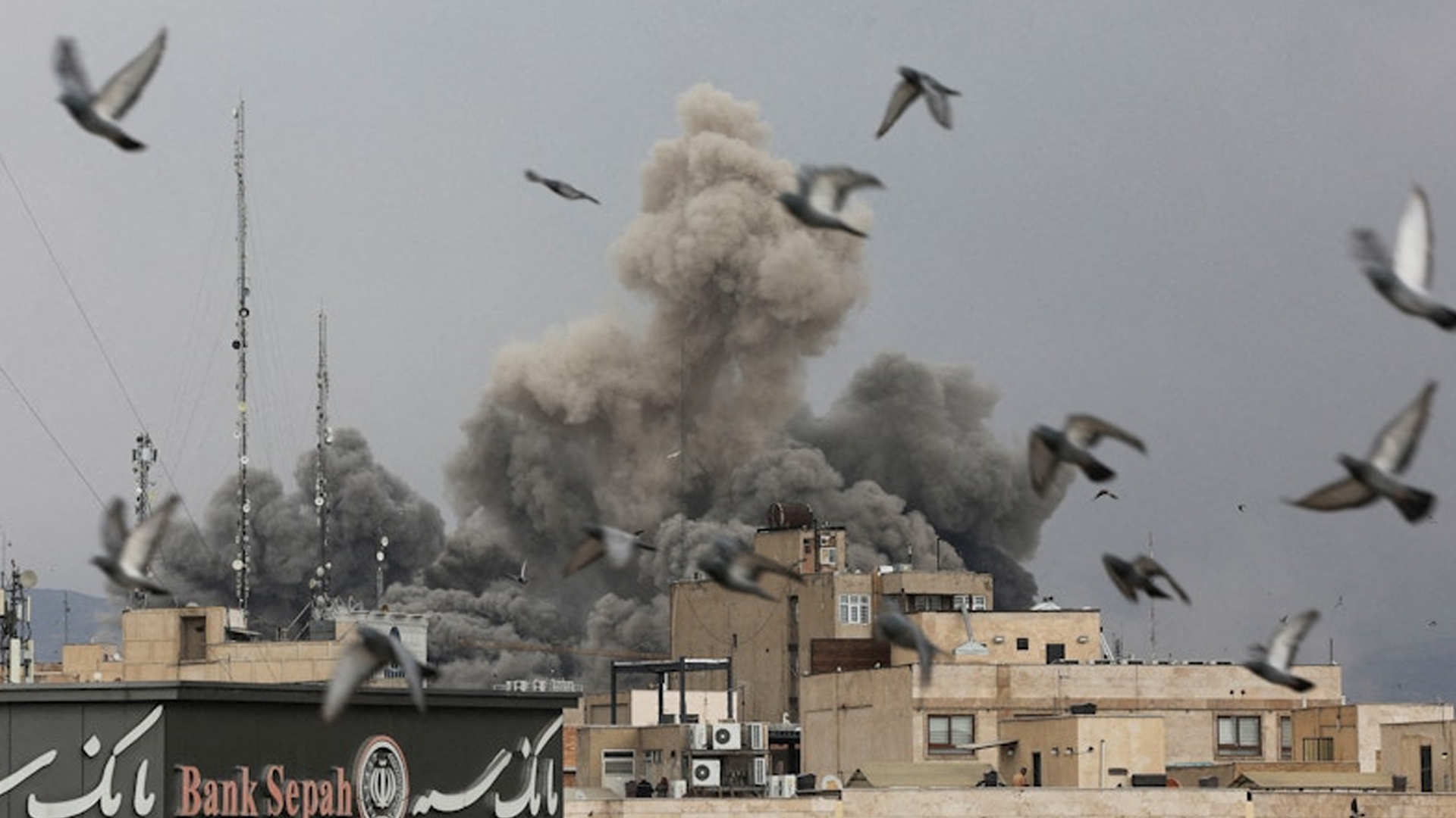 মার্কিন নাগরিকদের মধ্যপ্রাচ্য ছাড়ার নির্দেশনা