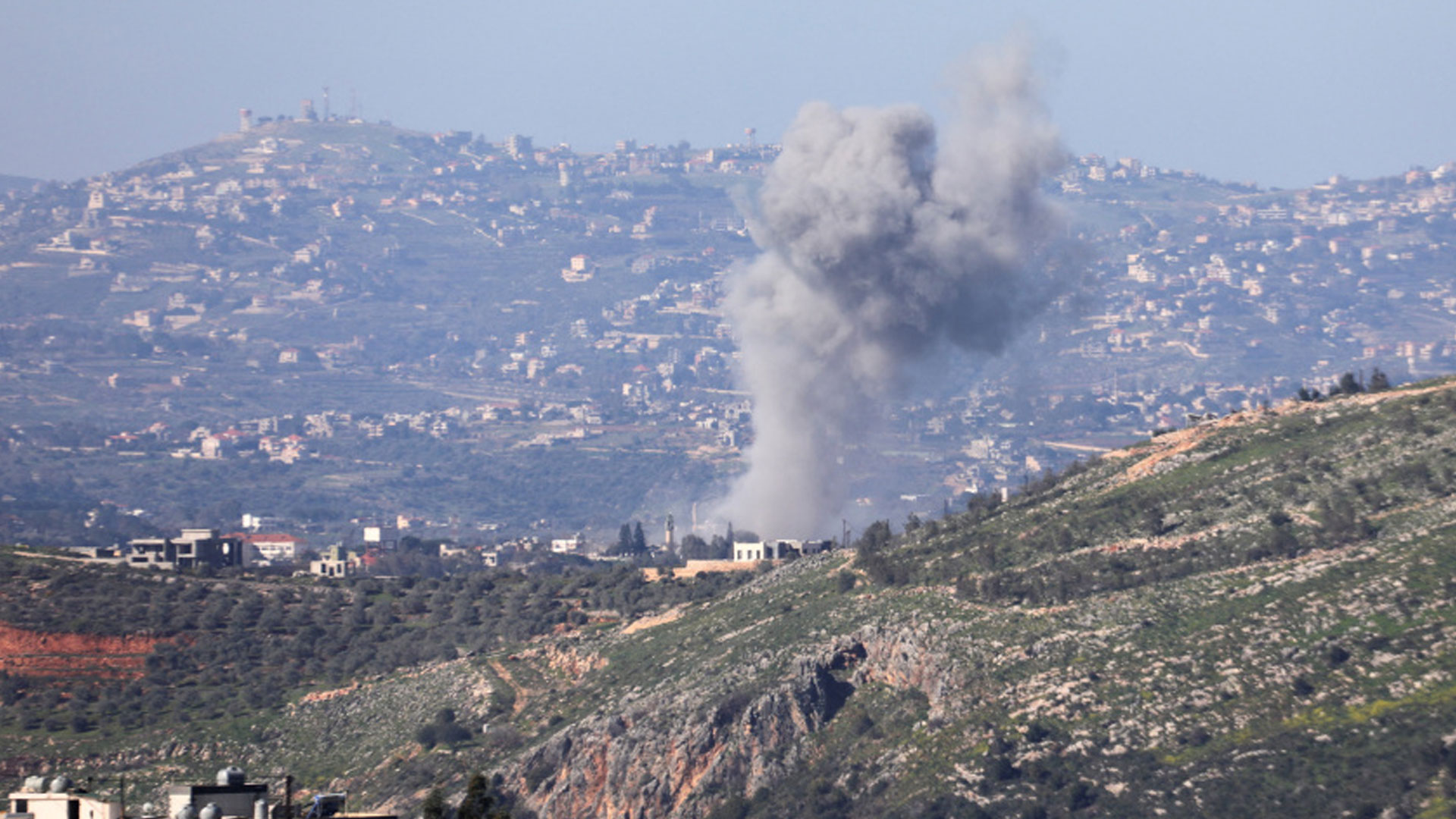 লেবাননের দক্ষিণাঞ্চলে ইসরায়েলি হামলায় নিহত ৯