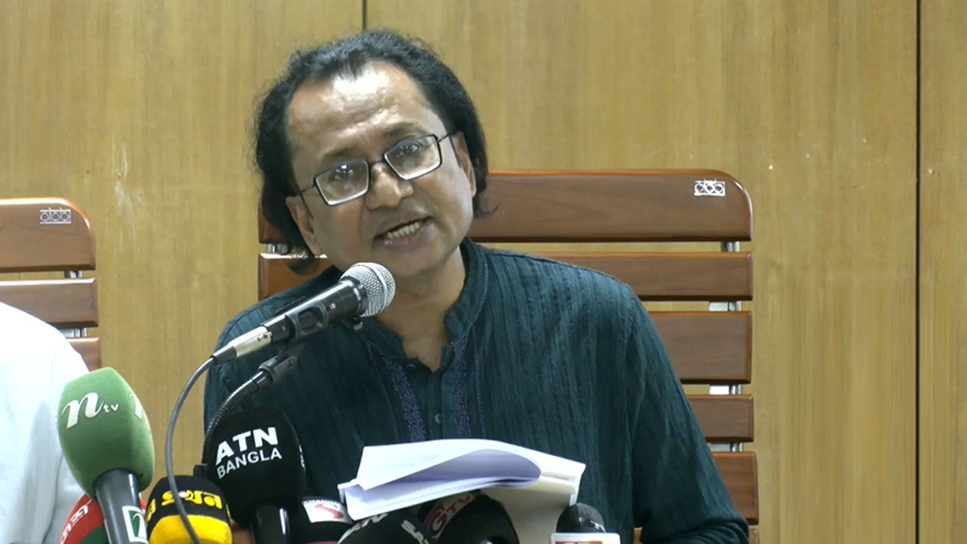 কী পরিমাণ জ্বালানি তেল মজুত আছে জানালেন প্রধানমন্ত্রীর উপদেষ্টা