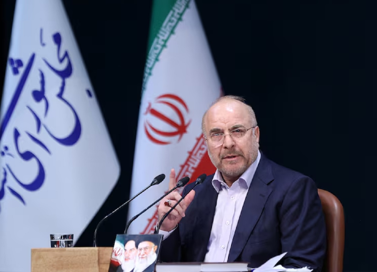 মার্কিন অবরোধ চললে হরমুজ প্রণালি খোলা থাকবে না: ইরান