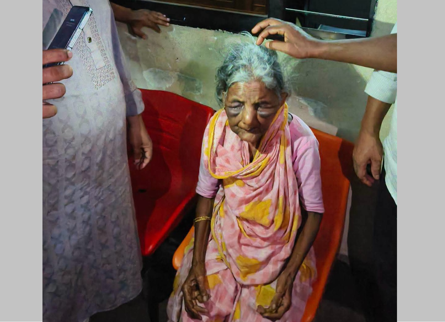 স্টেশন পরিষ্কার করে দিন চলত বুবির, ছিনতাইকারীর হামলায় মৃত্যু