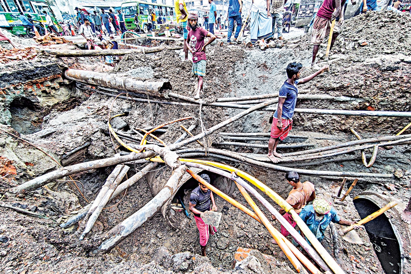 ভূমিকম্পের পর ঢাকায় ভয়াবহ অগ্নিকাণ্ড ছড়িয়ে পড়তে পারে যেভাবে