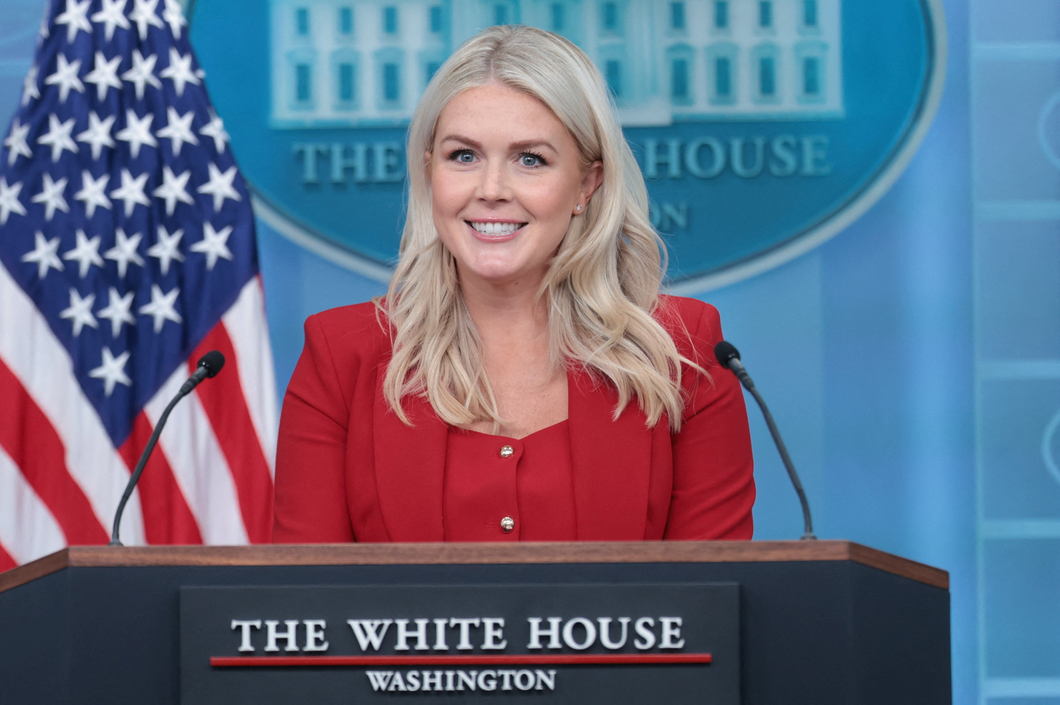 পদত্যাগ করবেন ট্রাম্পের প্রেস সচিব ক্যারোলিন লেভিট