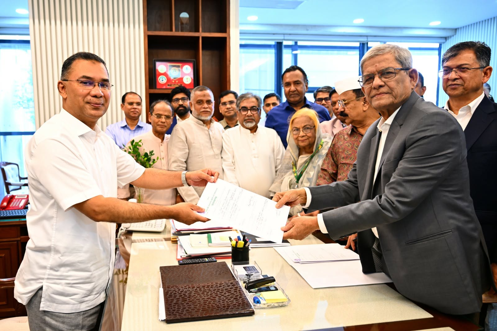 রাষ্ট্রপতি নির্বাচন: মির্জা ফখরুলের মনোনয়নপত্র জমা দিলো বিএনপি