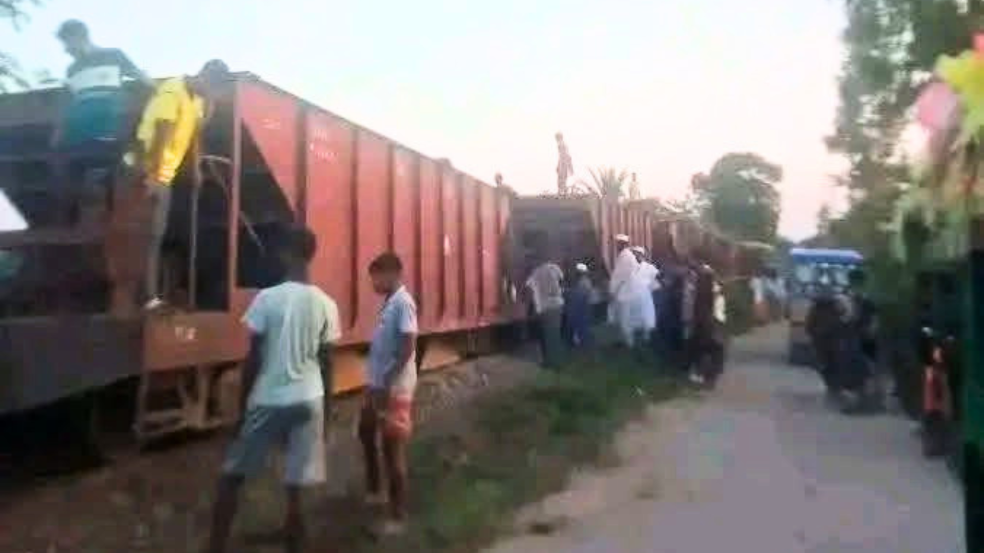 মালবাহী ট্রেনের বগি লাইনচ্যুত, ঢাকা-ময়মনসিংহ ট্রেন চলাচল বন্ধ
