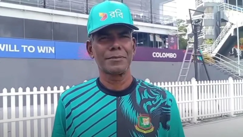 ‘অধিনায়ক-কোচকে সাইজ করে কী আশা করেন’, ব্যর্থতার ব্যাখ্যায় ইমরান 