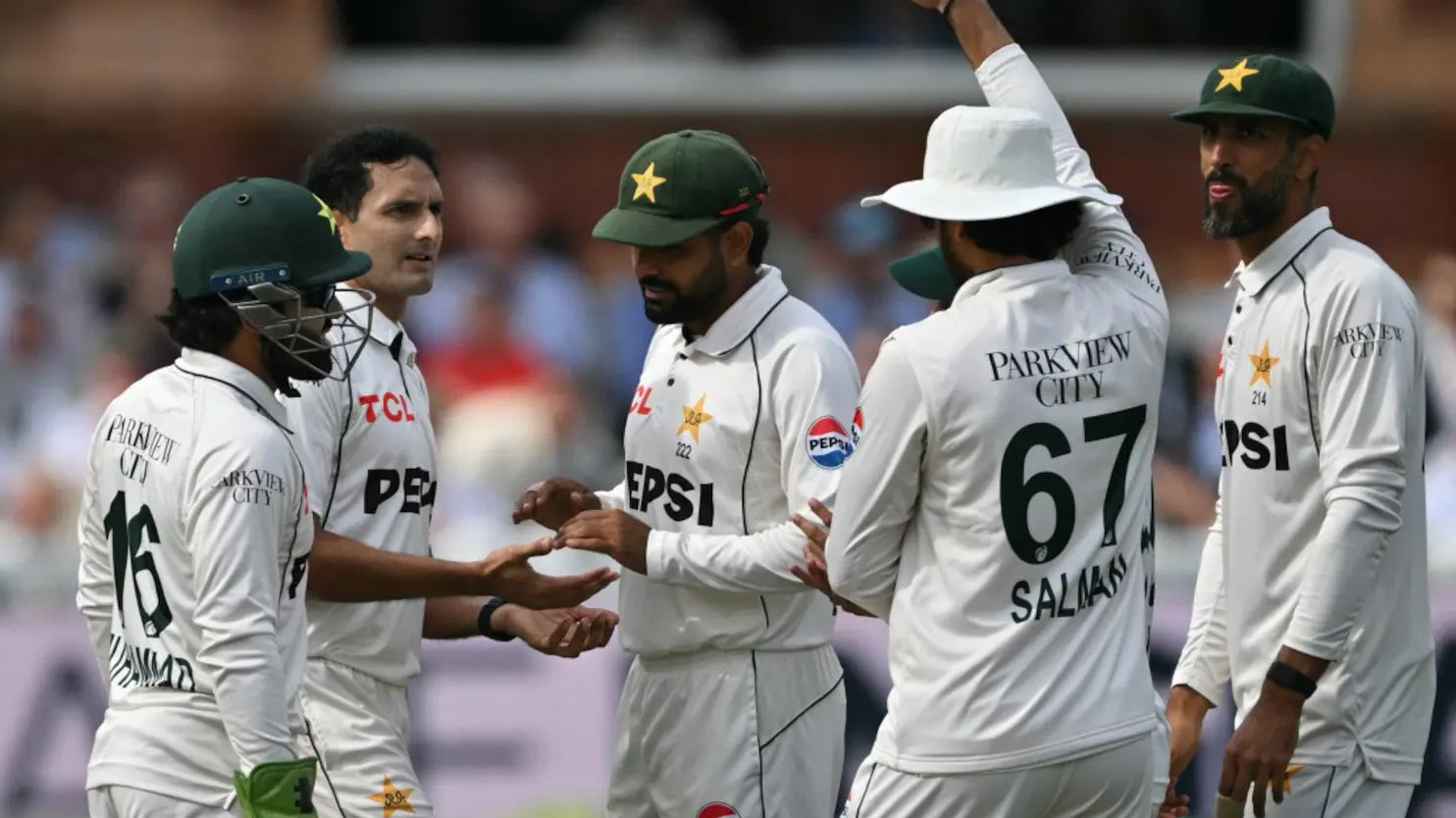 পরিবার-বন্ধুর বার্তায় জানলেন বাদ পড়েছেন, পাকিস্তান দলে ‘চরম বিশৃঙ্খলা’