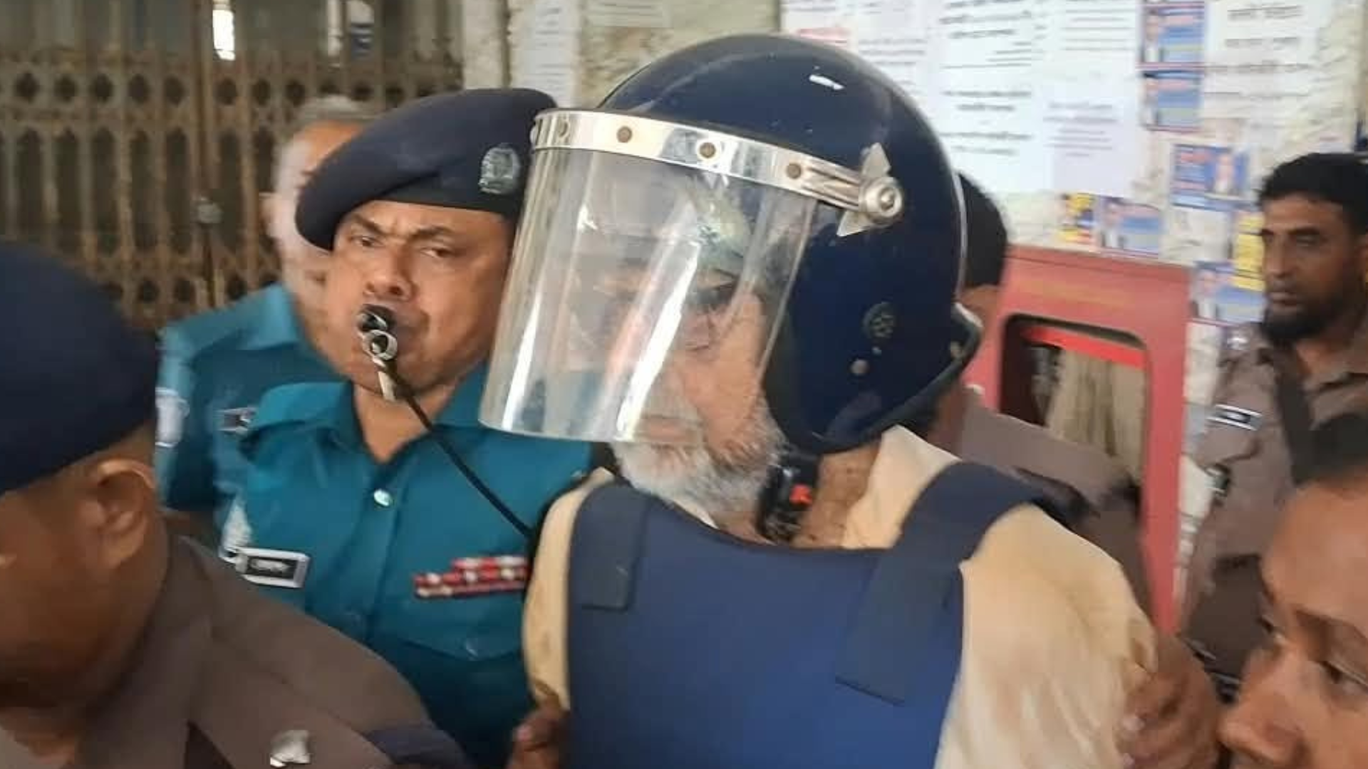 বিমানবন্দরে বিশৃঙ্খলা: আখতারুজ্জামান ১ দিনের রিমান্ডে, আবেদনে যা বলল পুলিশ