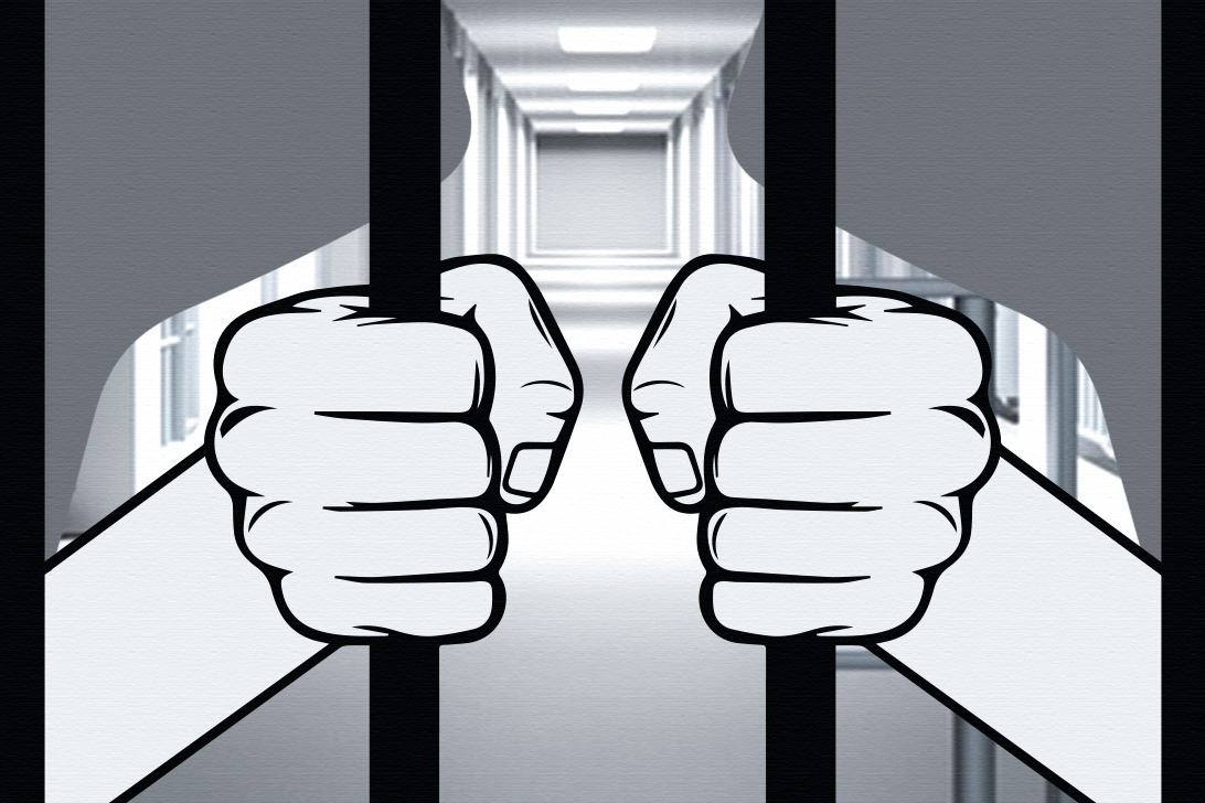 মুগদায় বাসে আগুন, আটক ১