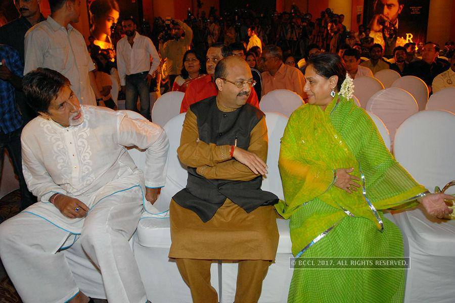 “আলাদা থাকেন অমিতাভ-জয়া”