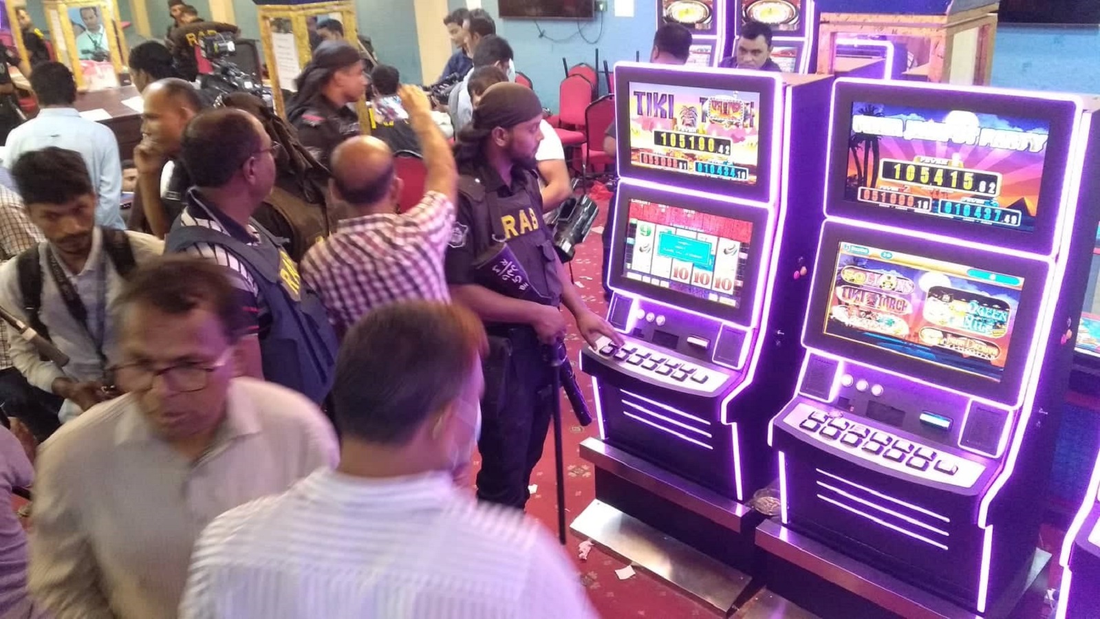 ক্যাসিনোতে অভিযানের পর যুবলীগ নেতা খালেদ মাহমুদ আটক