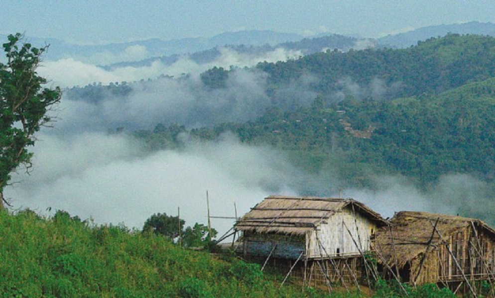 পাহাড়ে রক্তের খেলা  