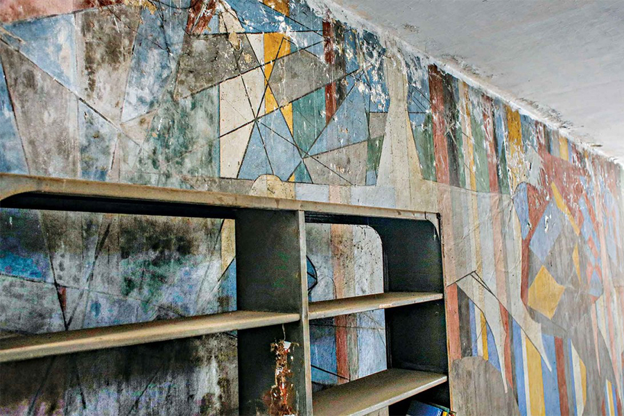 ঢাবি লাইব্রেরিতে যেভাবে ধ্বংস হচ্ছে মাস্টারপিস শিল্পকর্ম