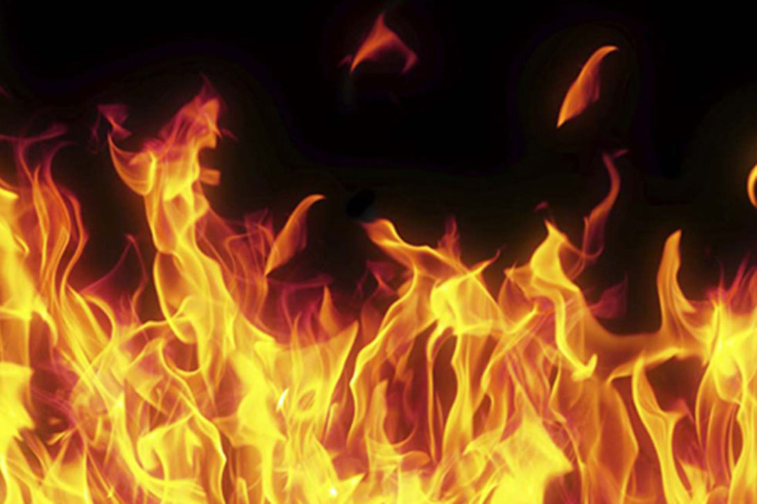 খিলক্ষেতে যাত্রীবাহী বাসে আগুন