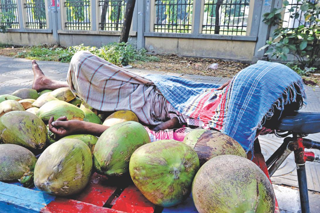 তীব্র গরম থেকে রক্ষা পাওয়ার ১০ উপায়