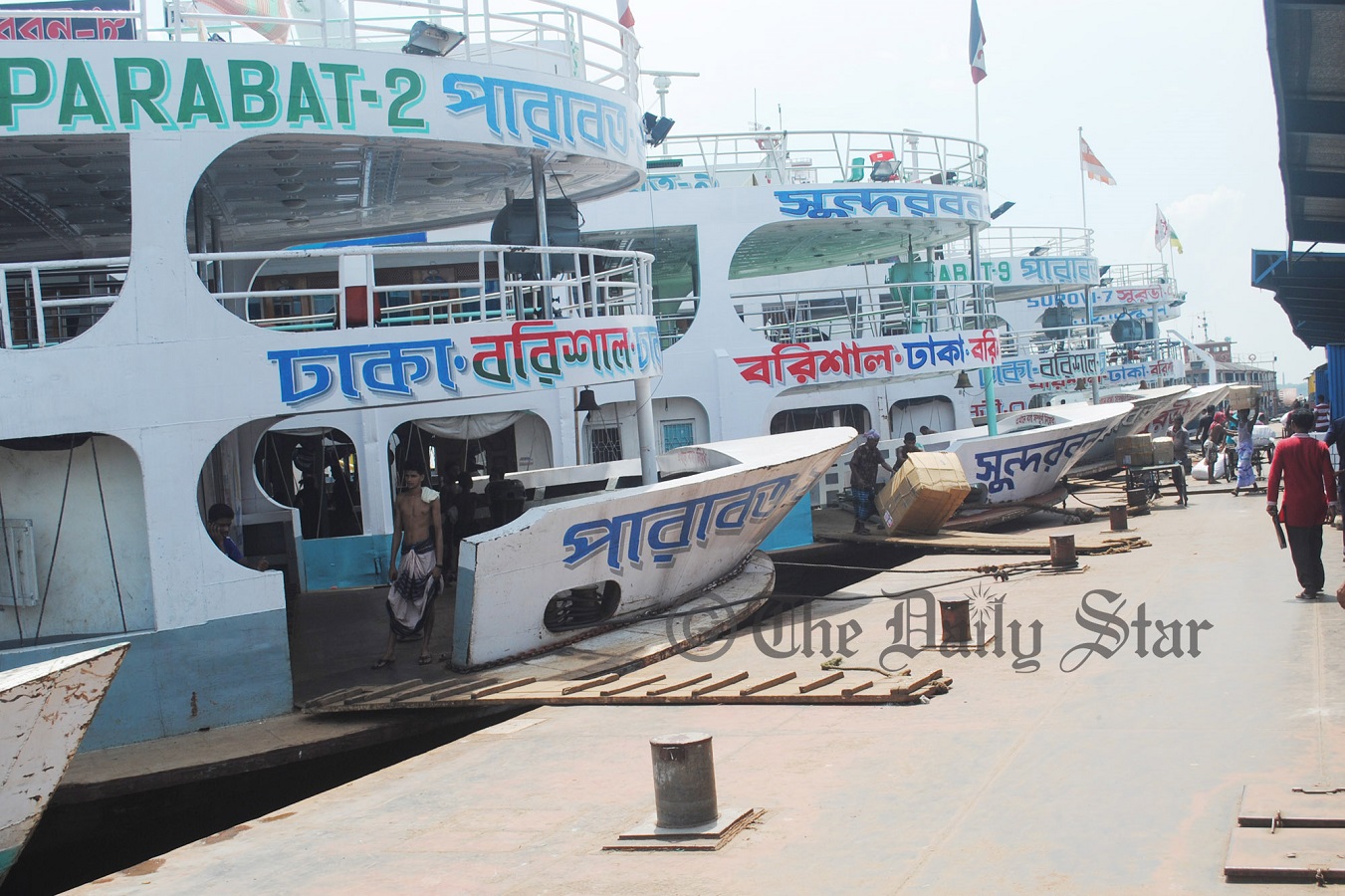 লঞ্চ ভাড়া বাড়লো ৩৫ ও ৪৩ শতাংশ