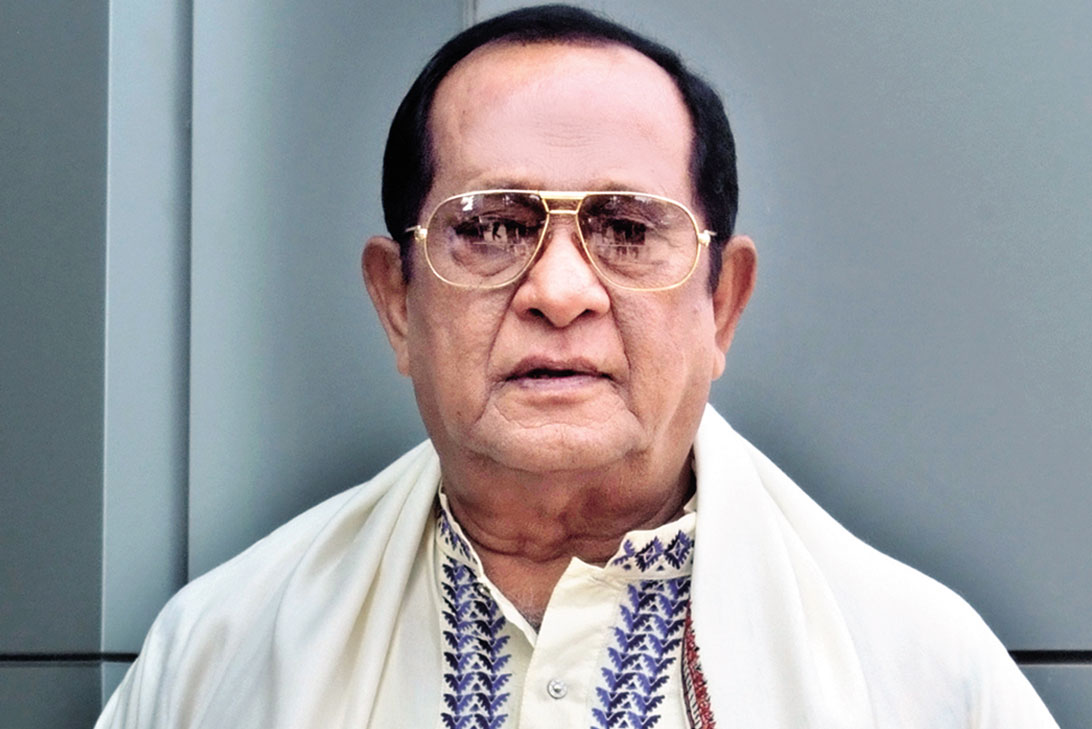 নায়ক রাজ রাজ্জাক সাড়ে ছয় দশকের জনপ্রিয় অভিনেতা