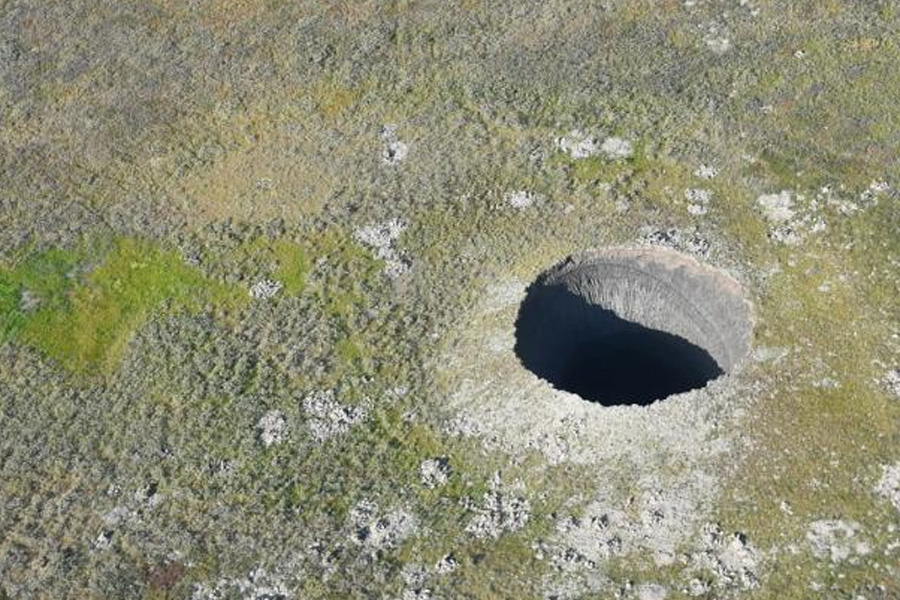 সাইবেরিয়ার তুন্দ্রায় রহস্যময় গভীর খাদের সন্ধান