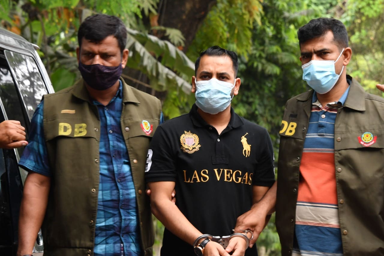 কিউকম: গ্রাহকের বকেয়া ২৫০ কোটি, গেটওয়েতে আটকা ৩৯৭ কোটি