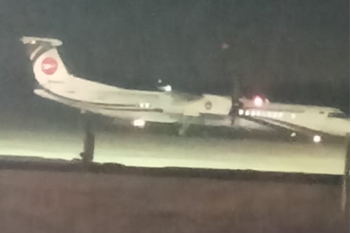 বিমানে যান্ত্রিক ত্রুটি, ৪২ যাত্রী নিয়ে চট্টগ্রামে জরুরি অবতরণ