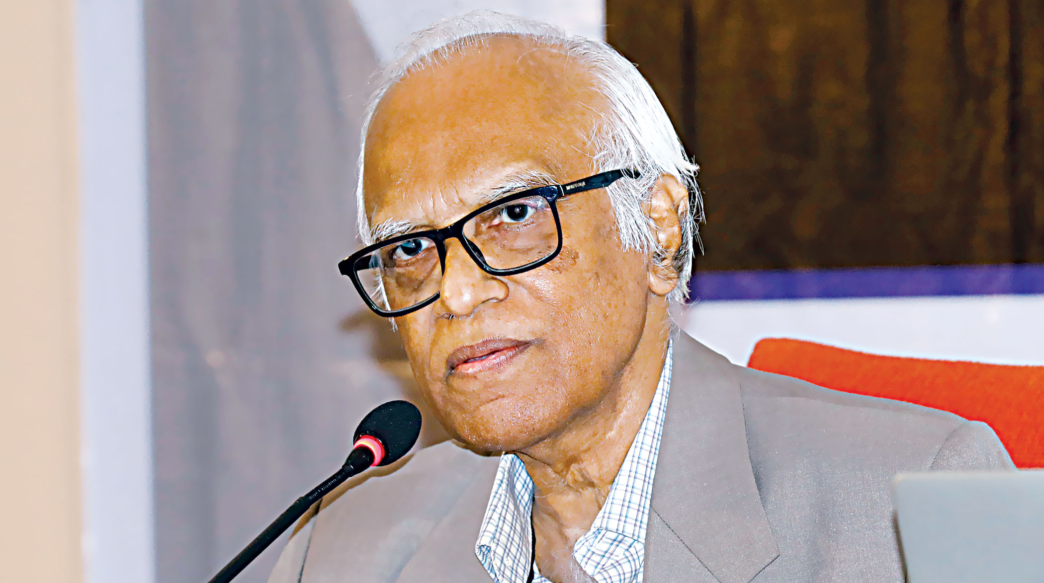 ৭ কলেজের শিক্ষার্থীদের শিক্ষাঙ্গনে ফেরার ‘অনুরোধ’ শিক্ষা উপদেষ্টার