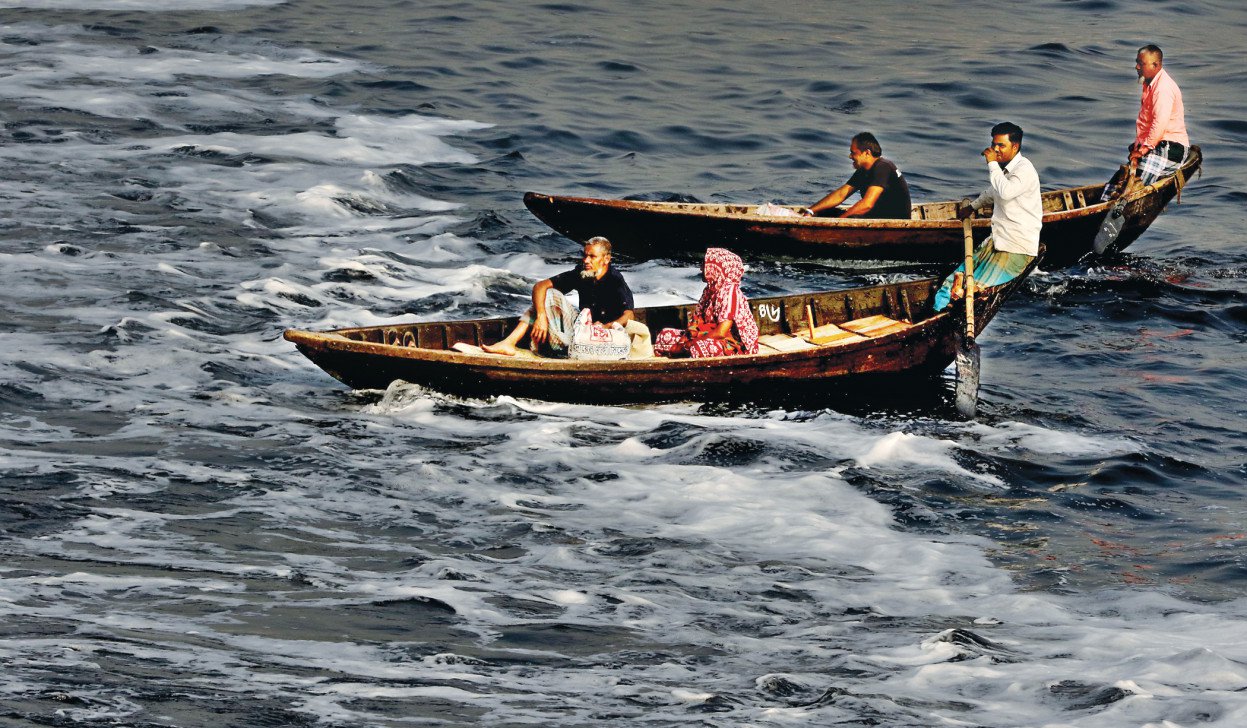 ধুকছে বুড়িগঙ্গা, আরও করুণ অবস্থায় ধলেশ্বরী