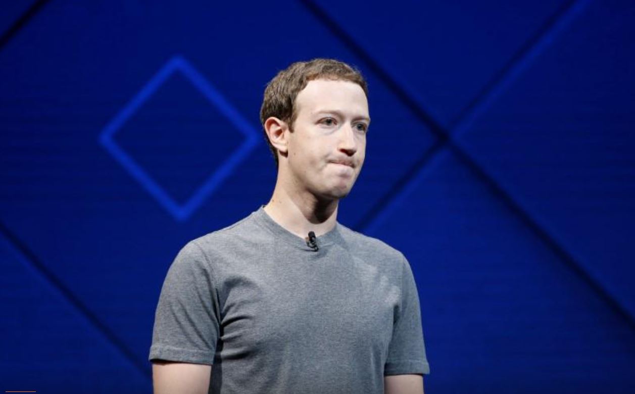 প্রথমবারের মতো ফেসবুকের সক্রিয় গ্রাহক কমেছে, শেয়ার মূল্যেও পতন