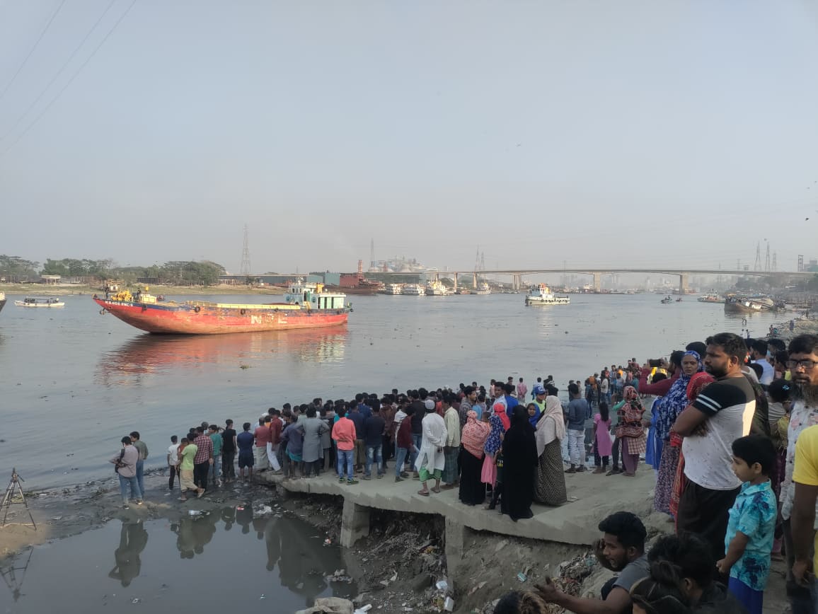 ‘ডুবে যাওয়া লঞ্চে অর্ধশতাধিক যাত্রী ছিল’