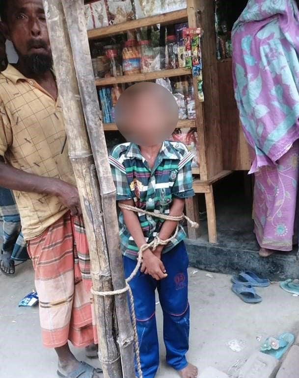 চুরির অপবাদে স্কুলছাত্রকে খুঁটিতে বেঁধে নির্যাতন