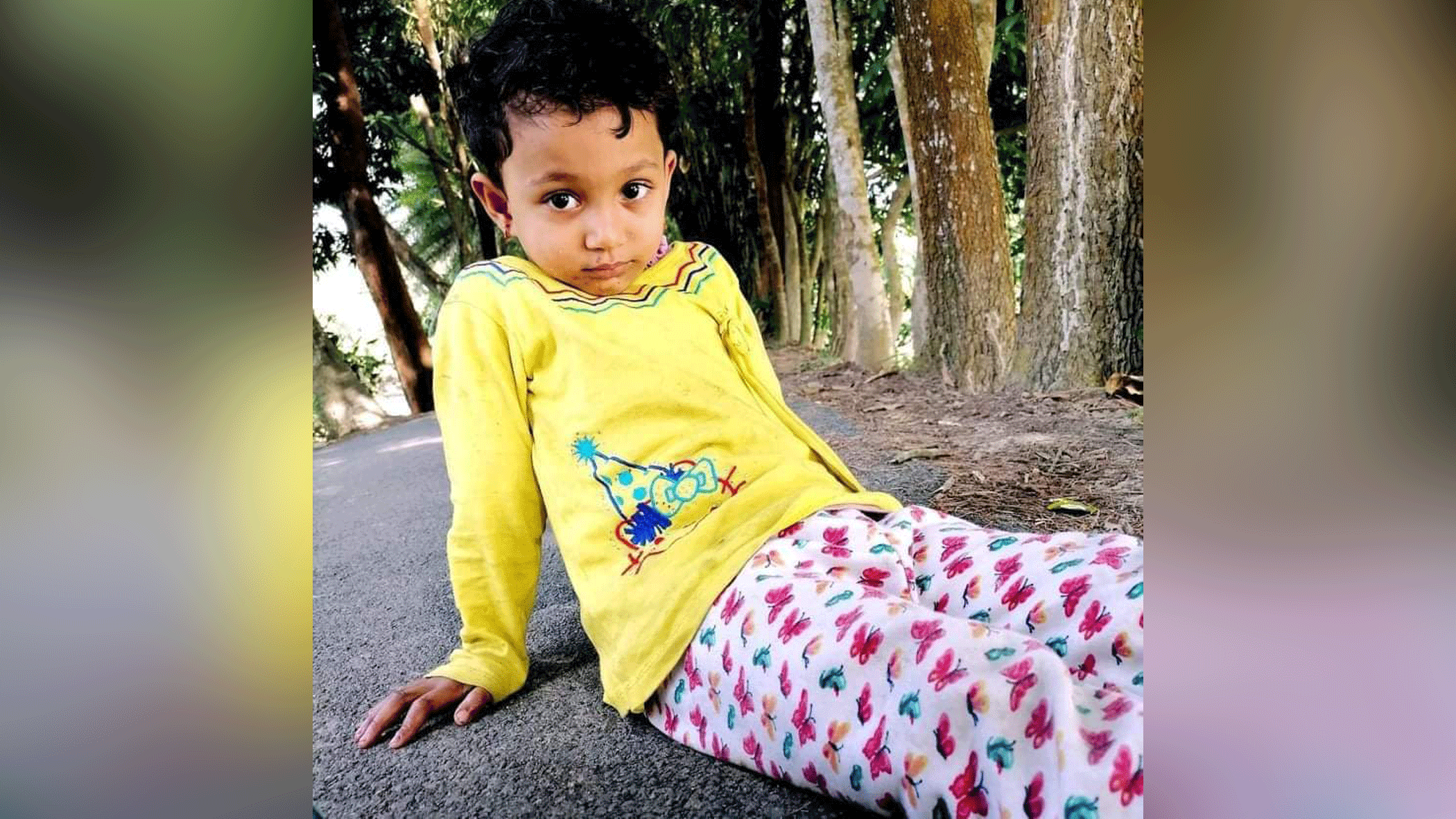 সন্ত্রাসীদের গুলিতে বাবার কোলে থাকা শিশু নিহত