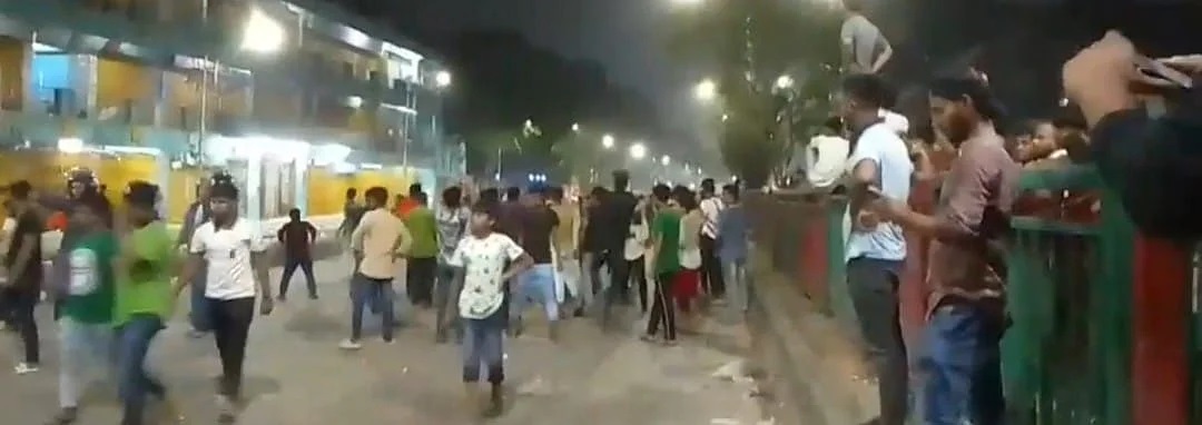 নিউমার্কেট এলাকায় ঢাকা কলেজের শিক্ষার্থীদের সঙ্গে ব্যবসায়ীদের সংঘর্ষ