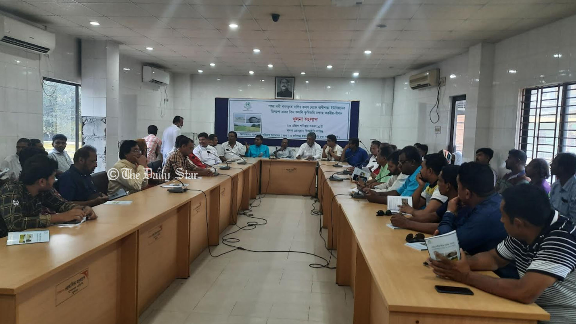 ‘বানিশান্তার ৩০০ একর জমিতে বালু ফেলায় বাস্তুচ্যুত হবে ১২০০ পরিবার’