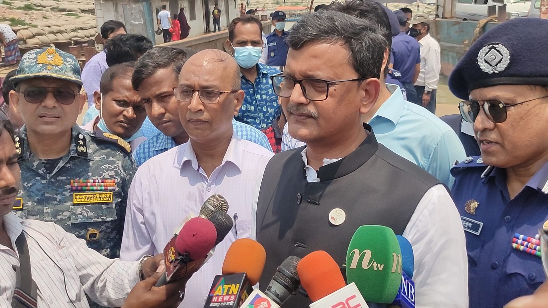 শিমুলিয়া এড়িয়ে যাত্রীদের পাটুরিয়া ঘাট ব্যবহারের অনুরোধ নৌপ্রতিমন্ত্রীর