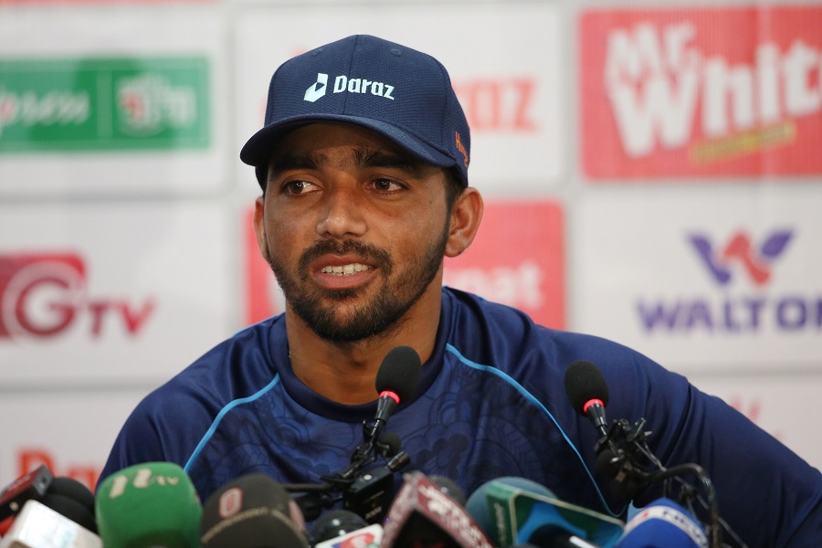 অধিনায়কত্ব থেকে সরে দাঁড়ানোর ঘোষণা মুমিনুলের 