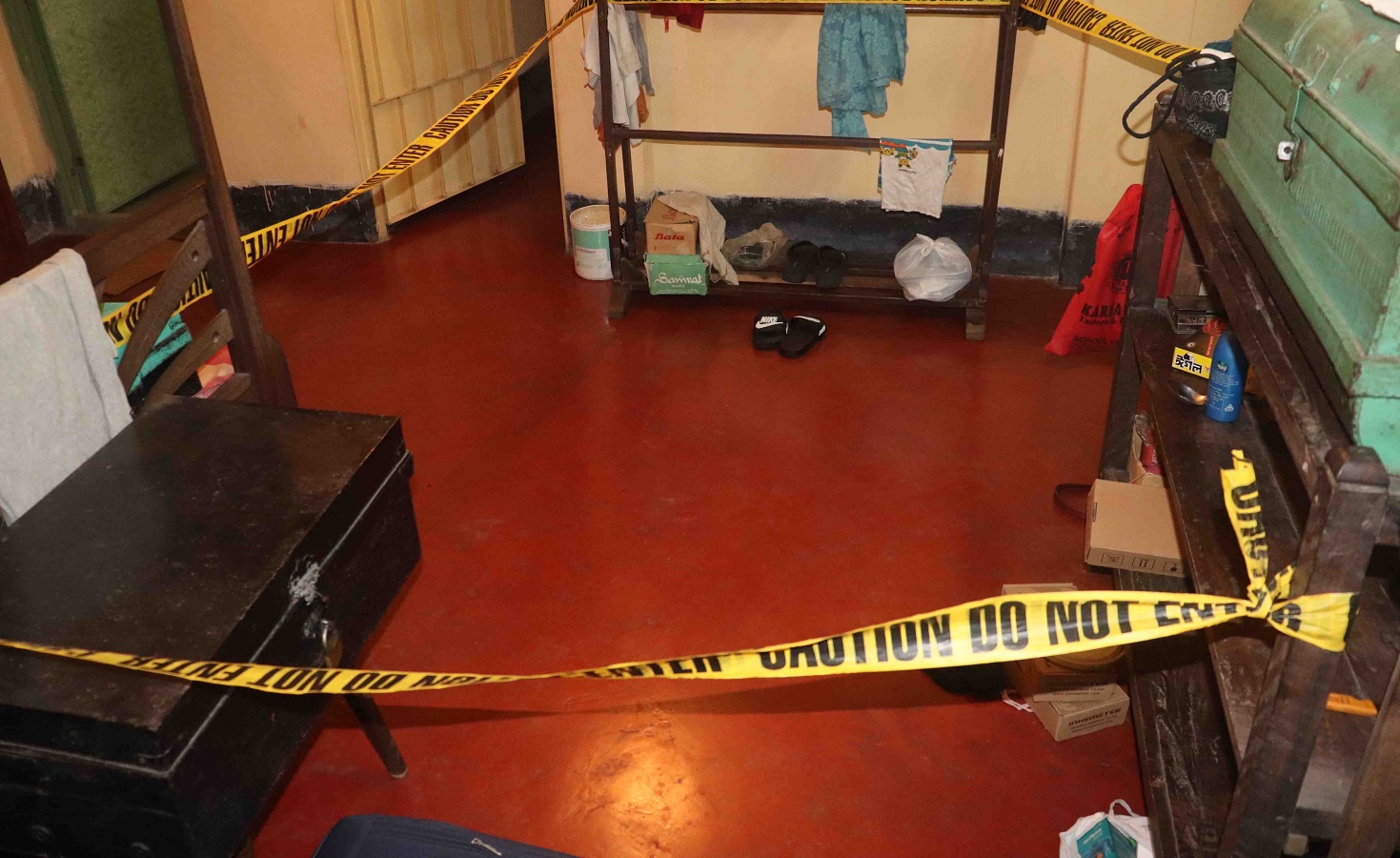 সাংবাদিক আমির খসরুর মায়ের মরদেহ উদ্ধার, পুলিশের সন্দেহ ‘হত্যা’