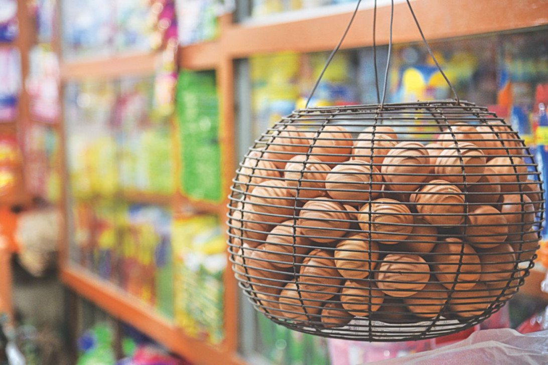 রমজানে ঢাকায় ২৫ জায়গায় কম দামে বিক্রি হবে দুধ, ডিম ও মাংস