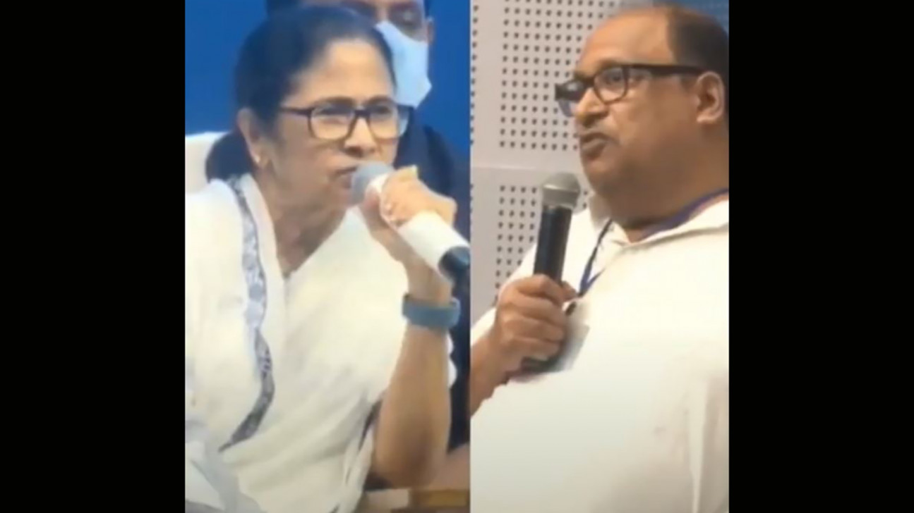 পৌর চেয়ারম্যানকে ভুঁড়ি কমাতে বললেন মুখ্যমন্ত্রী মমতা