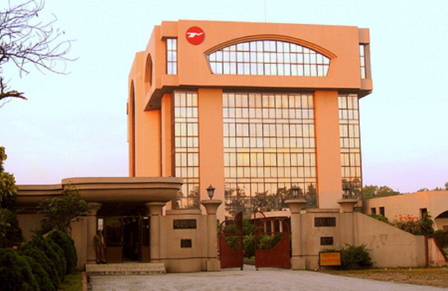 মিশরের উড়োজাহাজ ভাড়ায় ১২০০ কোটি টাকা ক্ষতি, বলাকায় দুদক