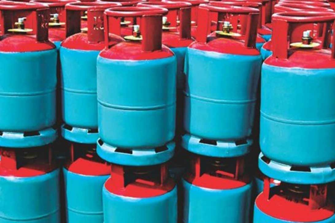 ১২ কেজি এলপিজি সিলিন্ডারের দাম ৫৩ টাকা বেড়ে ১৩০৬