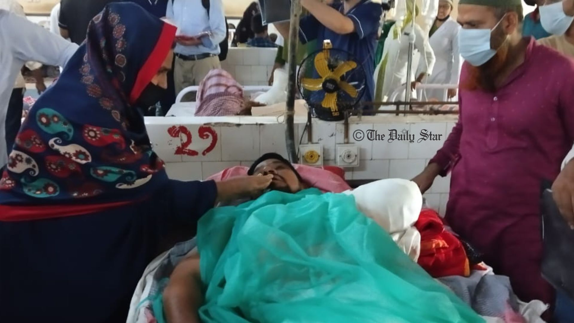 ‘হাত কেটে ফেললেও আমার স্বামী তো অন্তত বেঁচে আছেন’