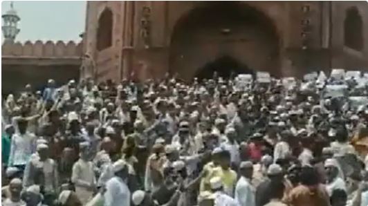 মহানবীকে (সা.) নিয়ে বিজেপি নেতার মন্তব্য: দিল্লি ও উত্তরপ্রদেশে বিক্ষোভ