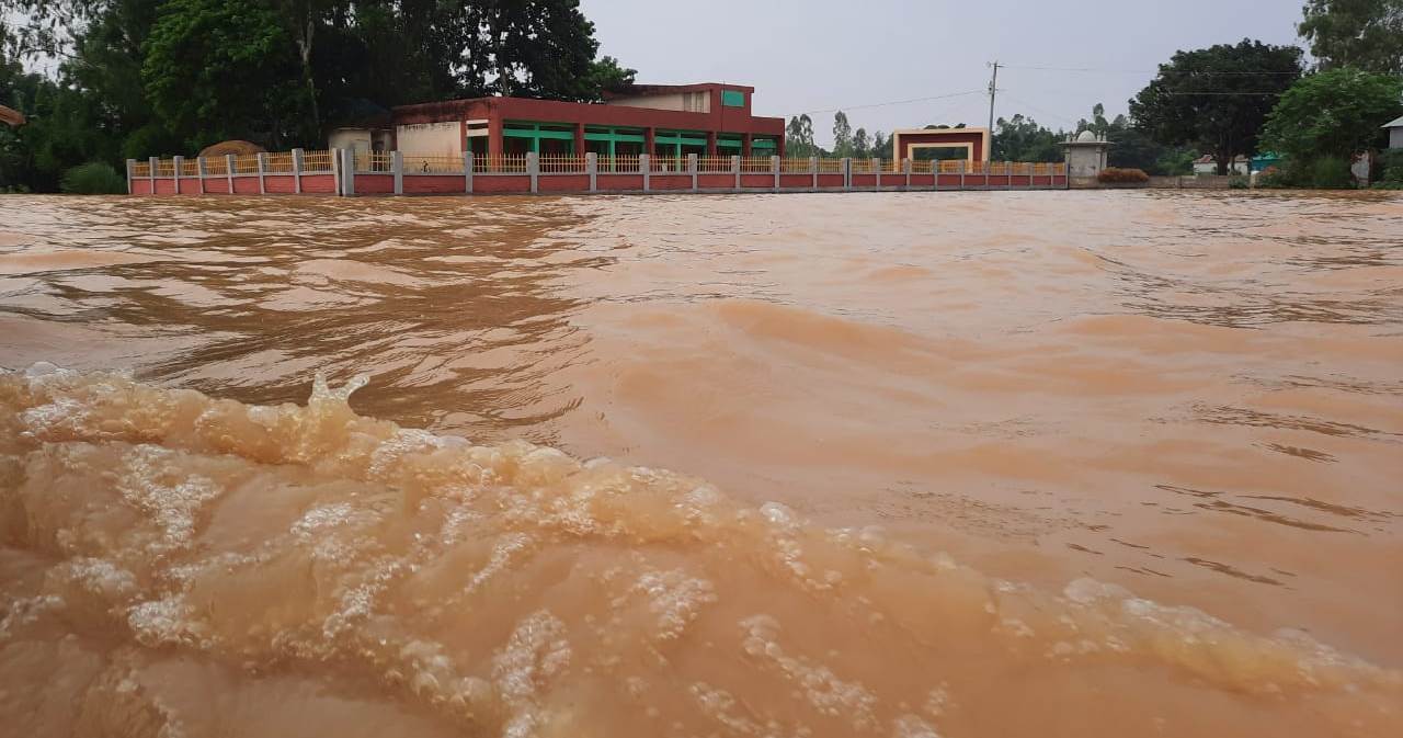 পাহাড়ি ঢলে রৌমারীর ৩০ গ্রাম প্লাবিত