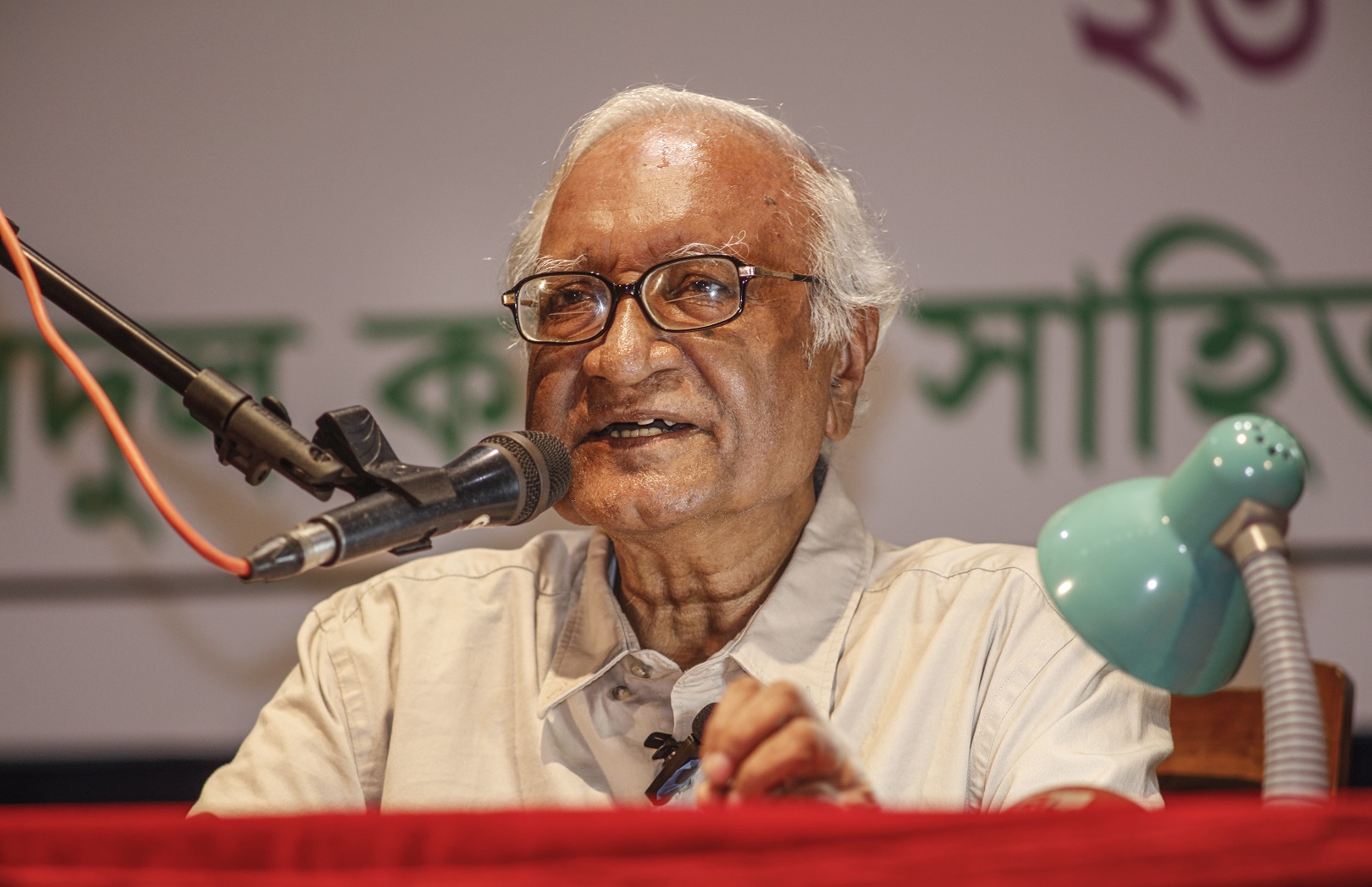 মা ছিলেন বাস্তববাদী, মায়ের অনেক গুণ পেয়েছি: সিরাজুল ইসলাম চৌধুরী