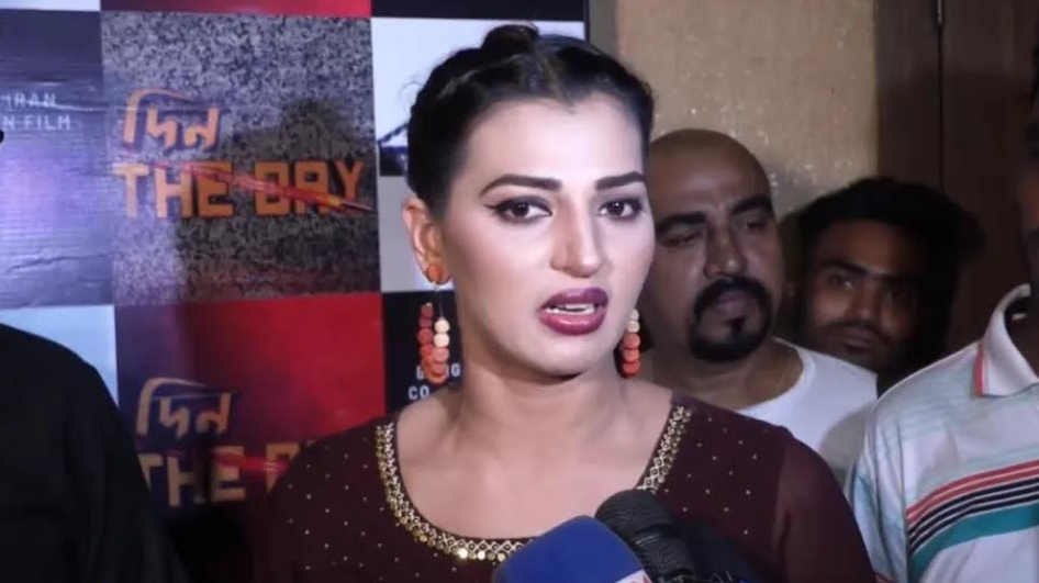 কান্নাজড়িত কণ্ঠে সিনেমা ছাড়ার কথা বললেন বর্ষা