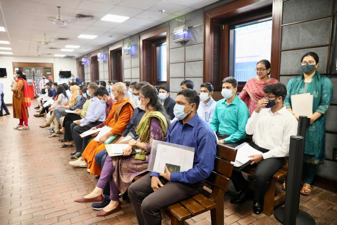 ‘সুপার ফ্রাইডেতে’ ৬০০ স্টুডেন্ট ভিসার সাক্ষাৎকার নিয়েছে যুক্তরাষ্ট্র দূতাবাস