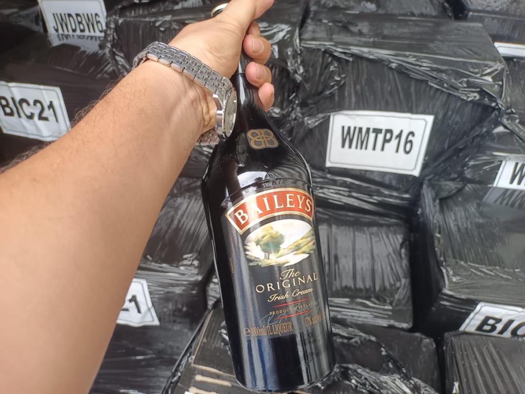 চট্টগ্রামে আরও ১ কনটেইনার মদ আটক