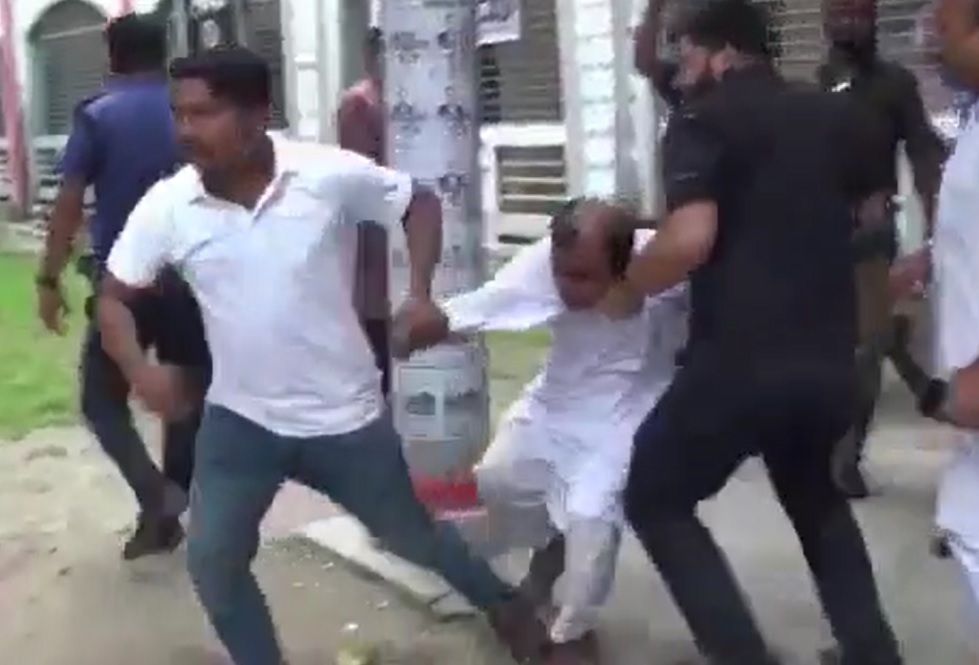 ২ নির্বাচিত অভিভাবককে মারধর, ছাত্রলীগ নেতাসহ ৩৮ জনের বিরুদ্ধে মামলা